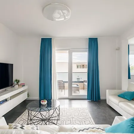 Vila Ferias In Makarska, With Private Pool