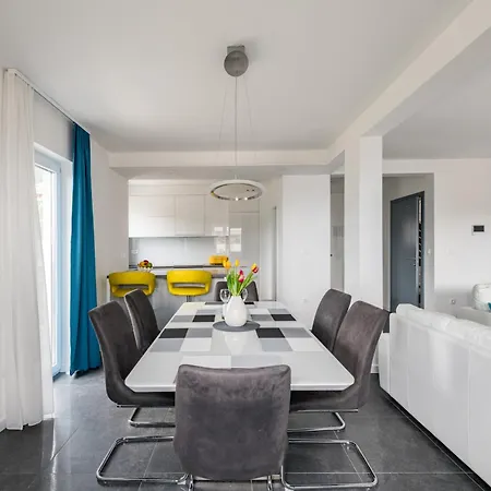 Ferias In Makarska, With Private Pool Makarská