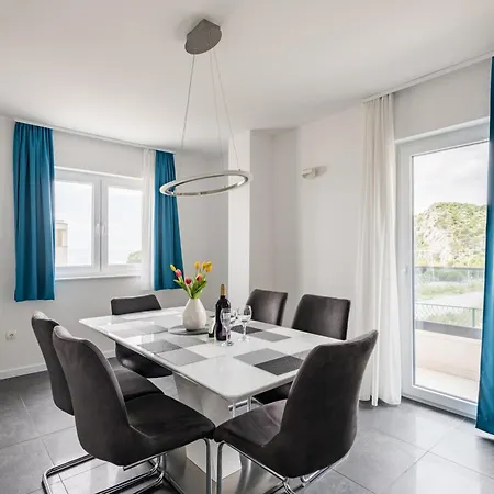 Ferias In Makarska, With Private Pool * Makarská